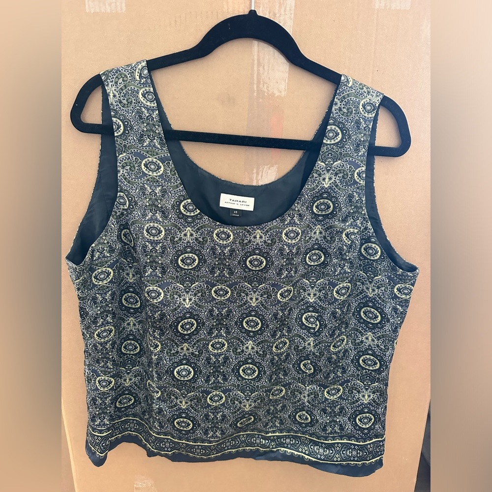 Tahari Arthur S.Levine Print Silk Sleeveless Top